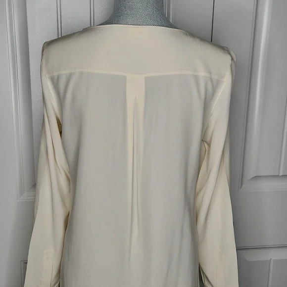 AKRIS punto silk ivory long sleeve bouse, size 6. - Picture 6 of 13